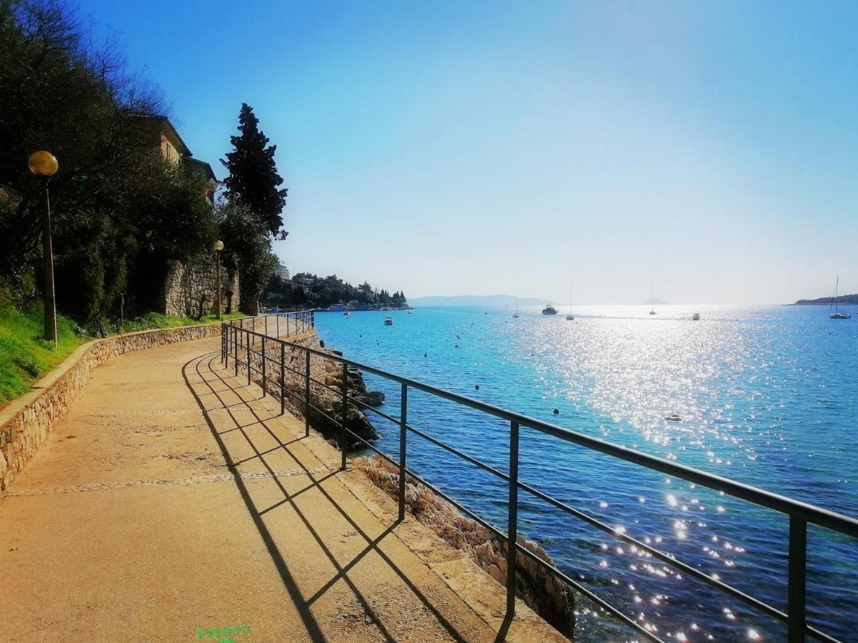 Apartment Suzie Q - Intermezzo With Sea View Rabac Luaran gambar